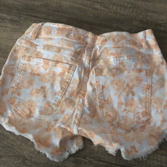 High waisted floral shorts - Picture 4 of 4